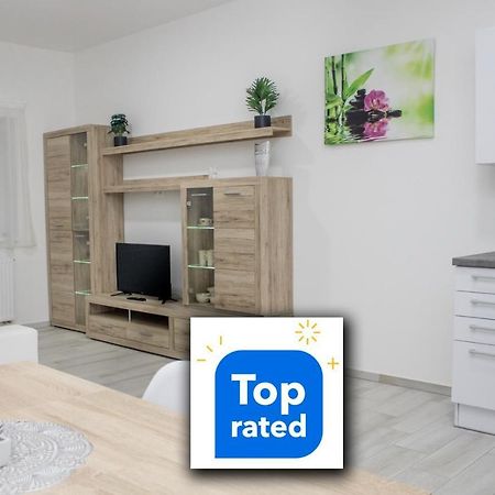 Trika Apartman シャールヴァール エクステリア 写真