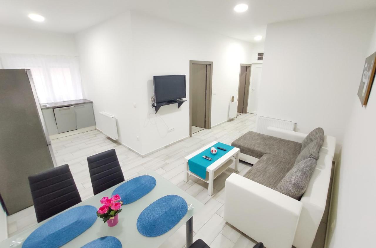 Trika Apartman シャールヴァール エクステリア 写真