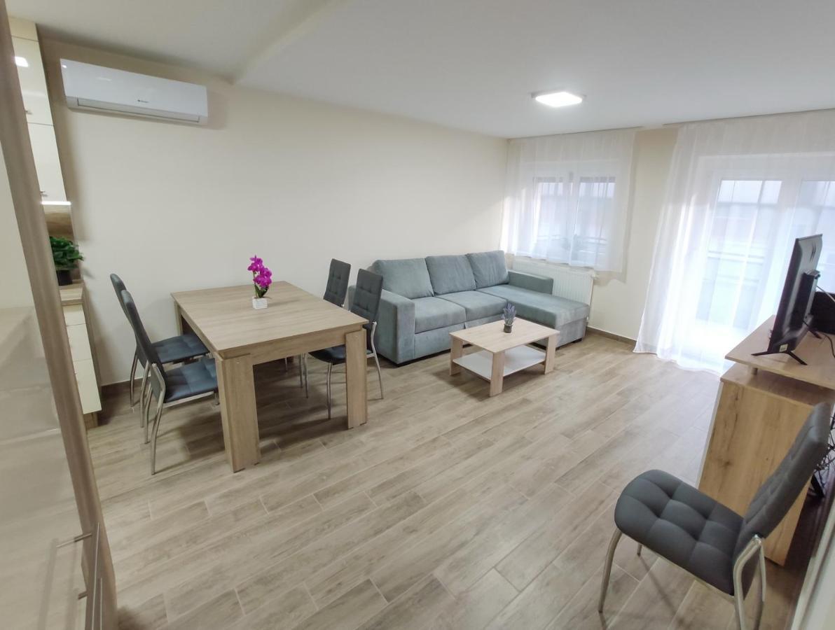 Trika Apartman シャールヴァール エクステリア 写真