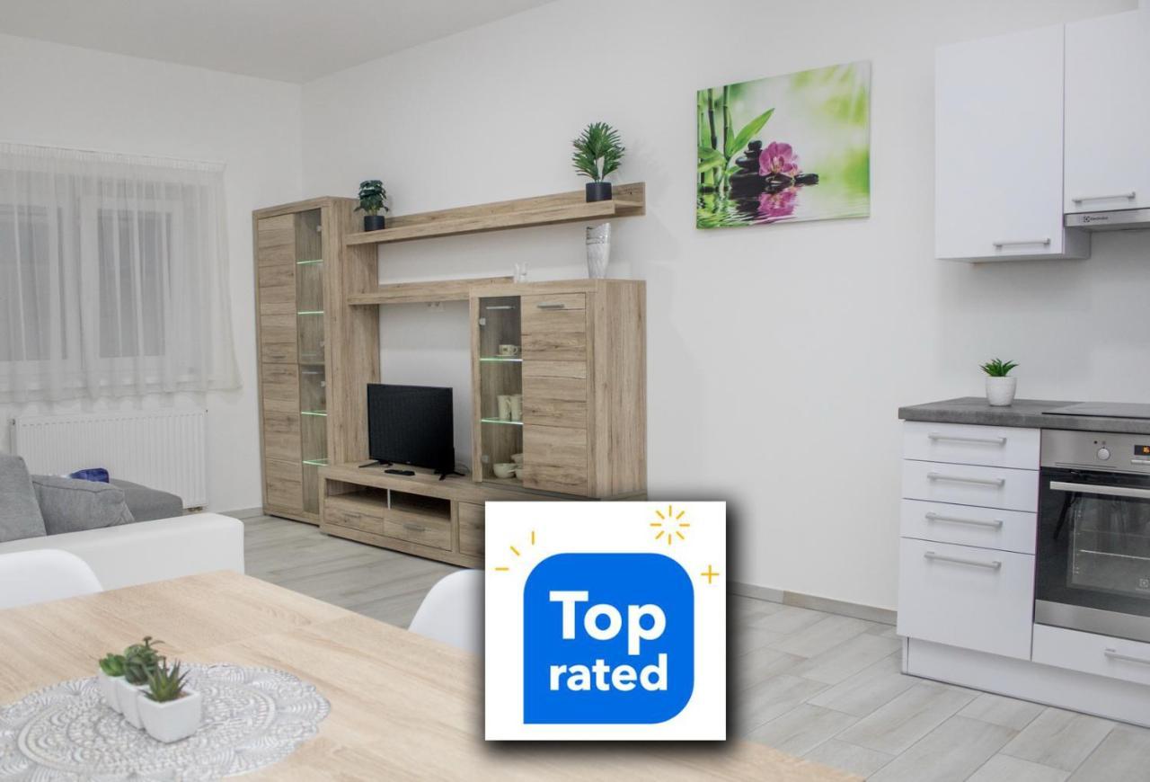 Trika Apartman シャールヴァール エクステリア 写真