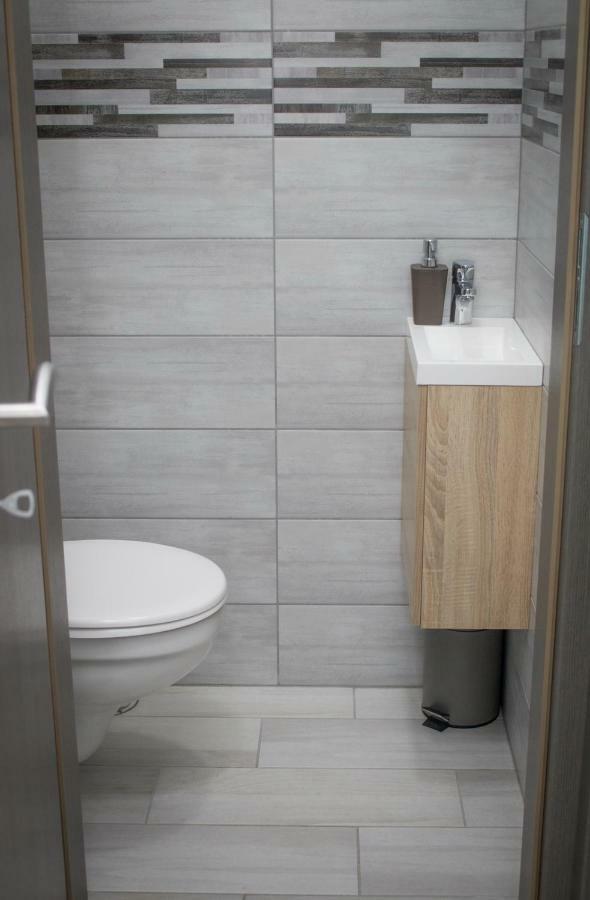 Trika Apartman シャールヴァール エクステリア 写真