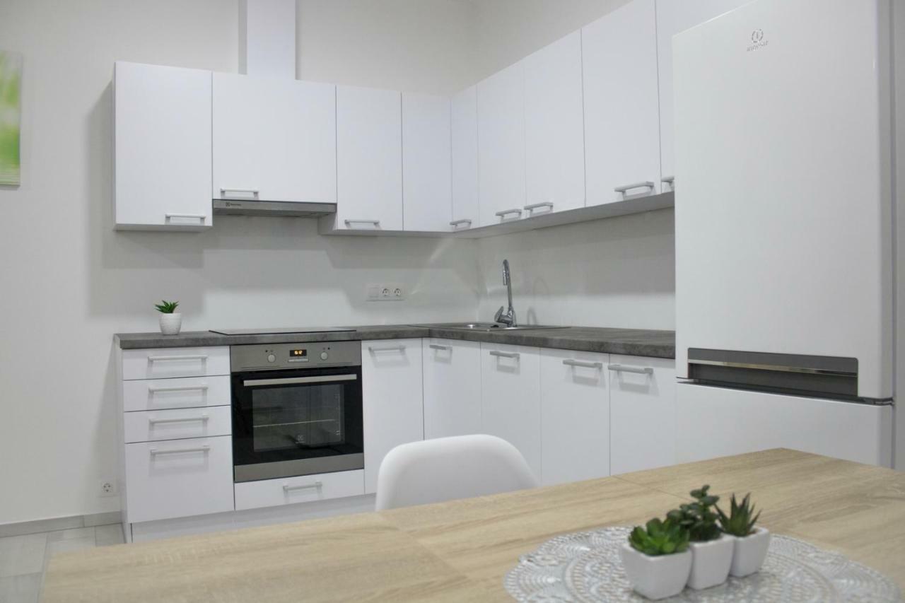 Trika Apartman シャールヴァール エクステリア 写真